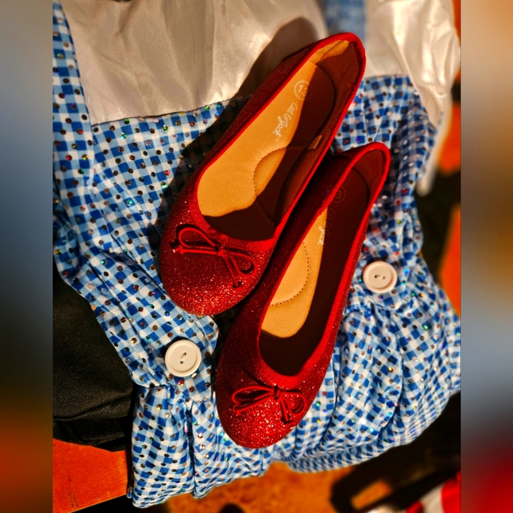 Red slippers child